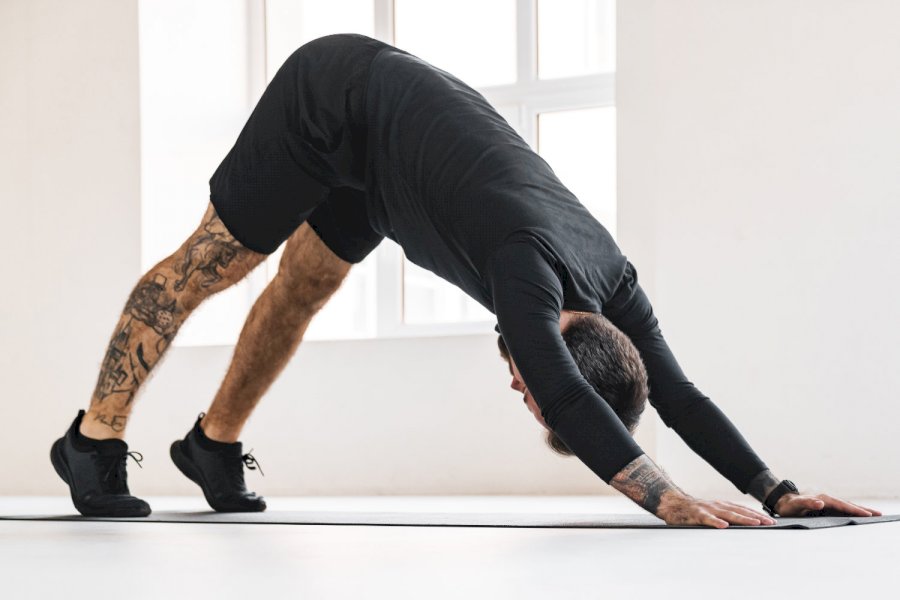 8 Game-Changing Benefits of Yoga for Men